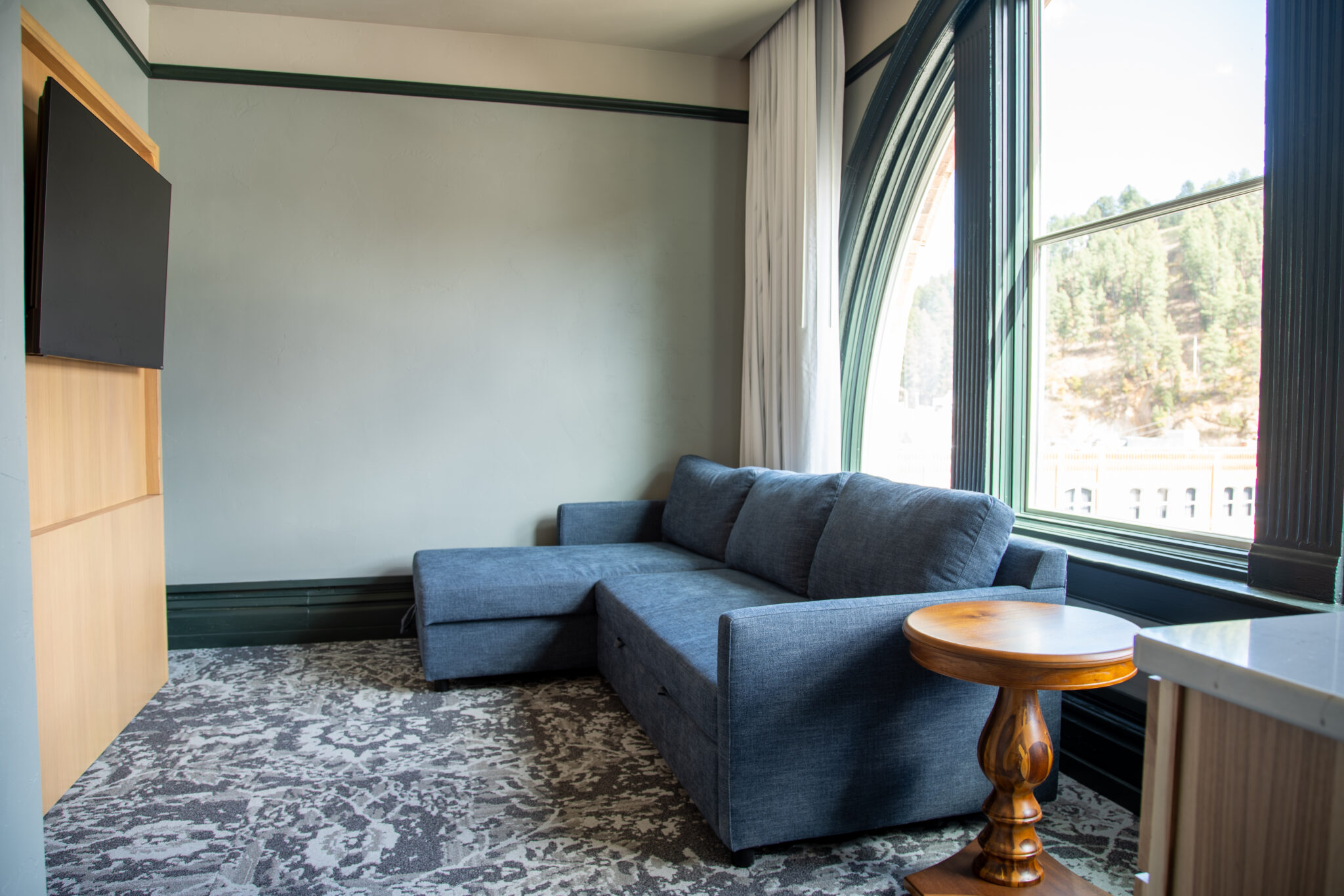 The Outlaw Square Suite - Image 3